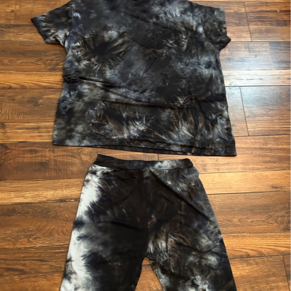 SHEIN Matching Tie Dye Navy Blue Lounge Set With Short Sleeves and Shorts Small. - Picture 10 of 11